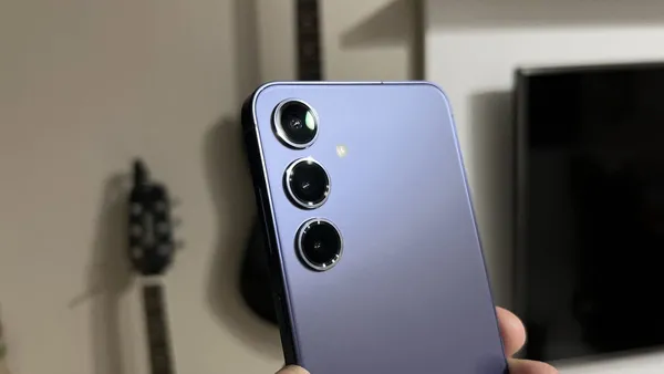 img of Galaxy S25 FE vs. Xiaomi 15 Pro: O Comparativo de Desempenho.